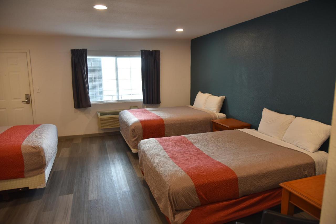 Town Place Studio Apartment Snyder Kültér fotó