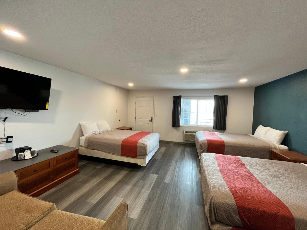 Town Place Studio Apartment Snyder Kültér fotó