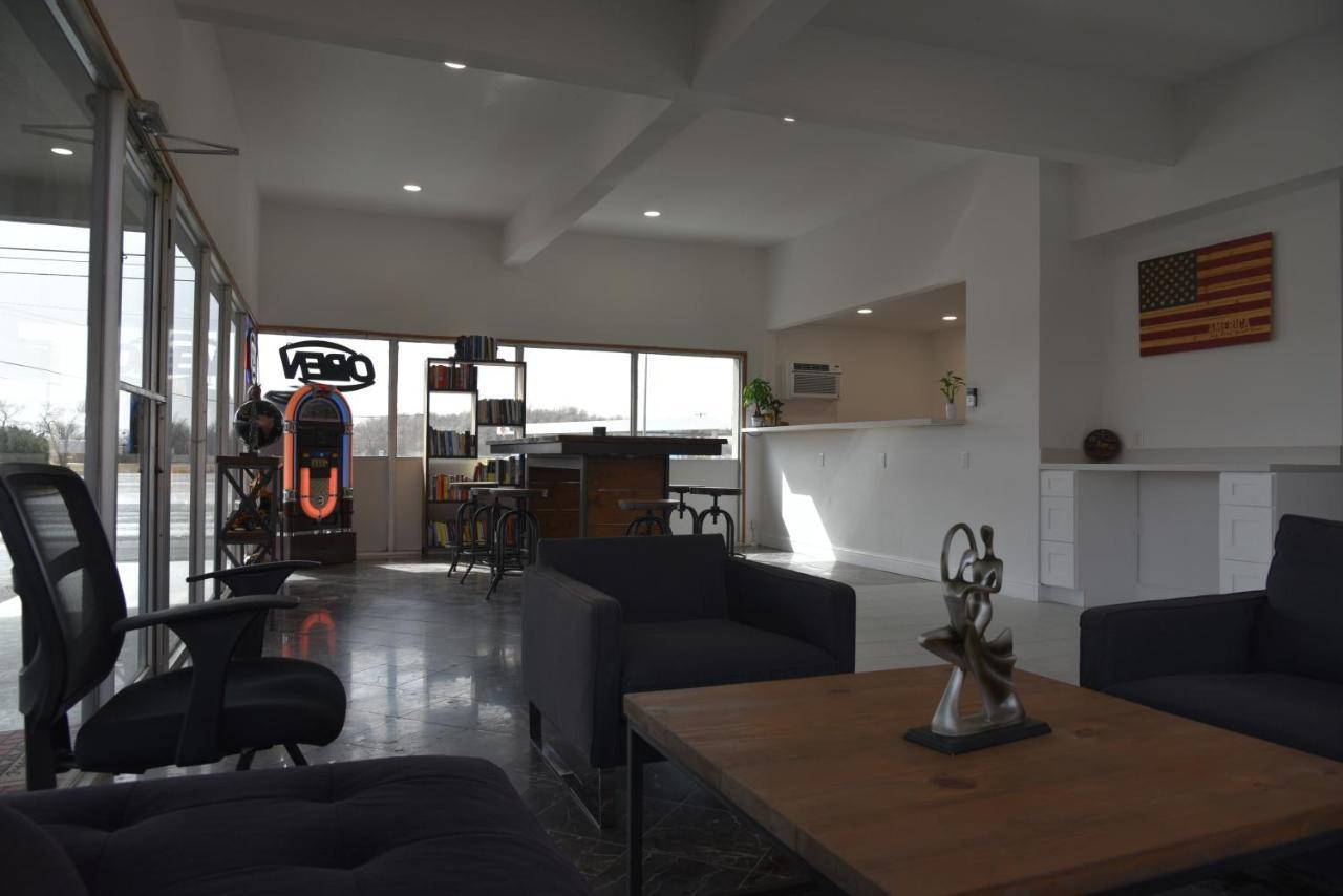 Town Place Studio Apartment Snyder Kültér fotó